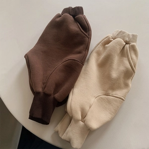 Pantalon de jogging polaire enfant marron et beige, coupe ample et confortable