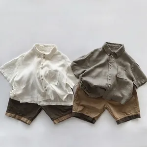 Ensembles short et chemise en coton frais pour enfants en blanc et gris-vert