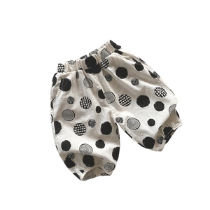Pantalon court enfant en coton respirant avec pois noirs et motifs imprimés nordiques