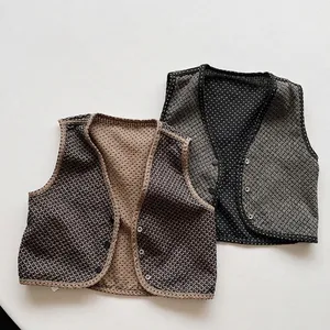 Wende-Weste für Kinder aus Baumwolle mit Vintage-Mustern in Dunkelbraun und Holzkohlegrau
