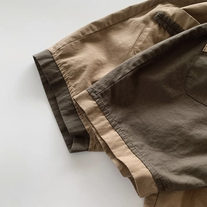 Short vintage en coton pour enfants kaki et vert olive avec ourlets contrastés et poches