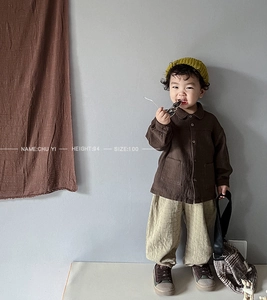Detail view of toddler spring outfit with height 94cm model wearing size 100