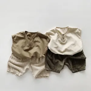 Completo bimbi in cotone lino con pantaloncini a righe beige e verde oliva
