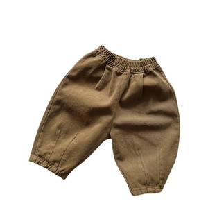 Pantalon de jogging en polaire marron foncé pour enfants avec taille haute élastique