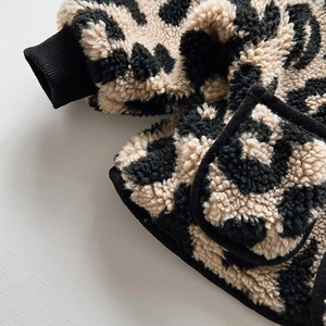 Thick leopard print fleece jacket with ribbed cuffs for kids, warm winter fashion style