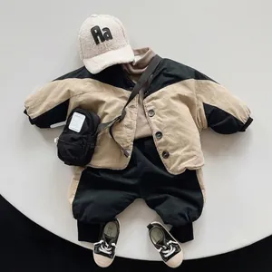 Vintage Kinder Baumwolljacke in Khaki und Schwarz mit Rollkragenpullover und Mütze im Set