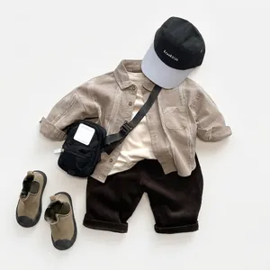 Ensemble chemise en coton pour enfants style japonais avec haut beige et short velours