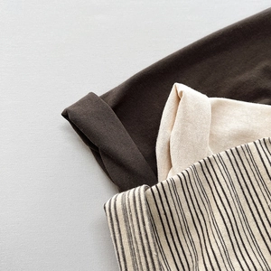 Weiche Kinder Langarmshirts aus Baumwolle in Braun, Creme und Streifen mit Strickmuster
