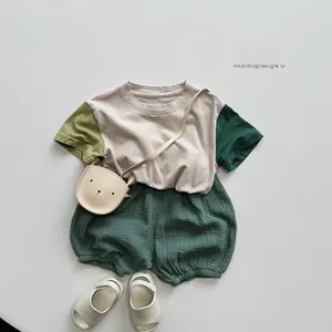 Kids color-block cotton T-shirt and green shorts summer set with bear bag and sandals