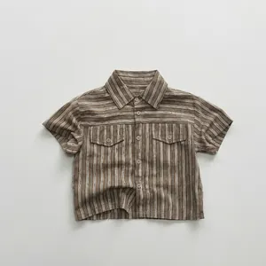 Chemise à rayures pour enfants avec col rétro et deux poches poitrine posée à plat