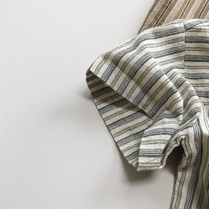 Chemise rayée à manches courtes en coton pour enfants avec détail de revers de manche
