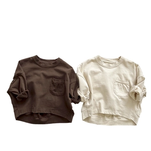 T-shirts à manches longues pour enfants marron et beige avec poche et coupe ample
