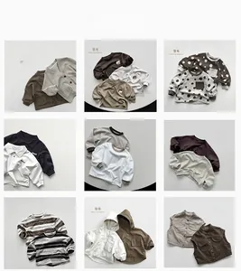Plusieurs styles de gilets en maille et pantalons décontractés pour enfants tons terre