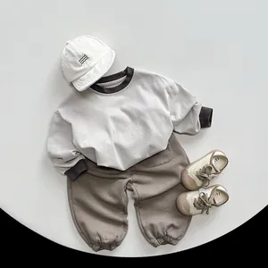 Tenue minimaliste en coton pour enfants avec sweat-shirt et pantalon de sport