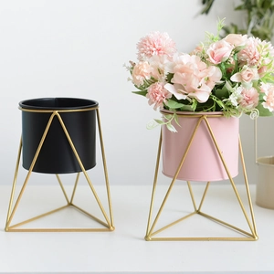 Nordic Minimalist Iron Art Flower Pot Geometric Golden Metal Stand Plant Container For Tabletop Balcony Home Office Decor