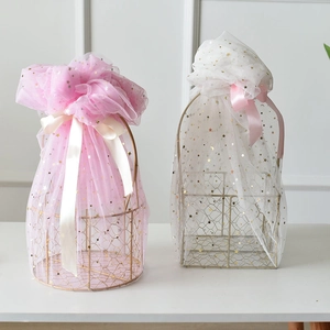 Gold Iron Metal Gift Basket Wedding Favor Packaging Basket With Star Tulle Mesh Pouch For Anniversary Party Storage Basket