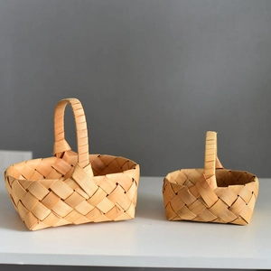 Lot de deux paniers en bois tissé à la main avec poignées en finition bois naturel pur