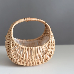 Handheld Woven Rattan Flower Basket With Waterproof Plastic Liner Pastoral Style Handmade Decorative Basket For Home Gift