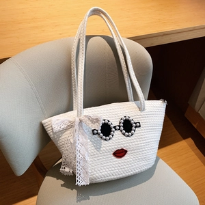 Sac à bandoulière en coton DIY avec visage à lunettes en perles et nœud en dentelle