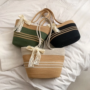 Sacs de plage tissés à la main avec motifs à rayures et nœuds en dentelle de diverses couleurs