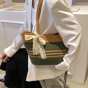 Grand sac de plage tissé à la main avec blocs de couleurs et nœud en dentelle