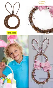 Detailaufnahme faltbarer Osterhase Rebenkranz mit rosa Pailletten-Schleife und LED