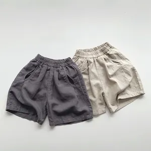 Details von Baumwoll-Leinen-Shorts mit elastischem Bund und großen Seitentaschen
