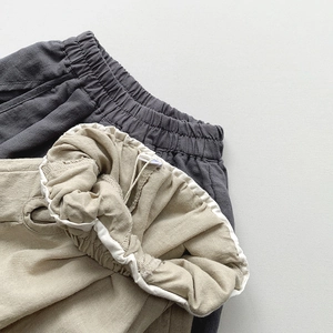 Kinder Shorts aus Baumwolle und Leinen in Dunkelgrau und Beige mit Gummizugbund