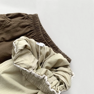 Pantalon large léger en coton pour enfants en café et beige avec taille élastique