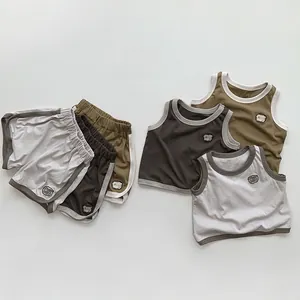 Ensemble d'été en maille pour enfants avec débardeur et short en trois coloris unis
