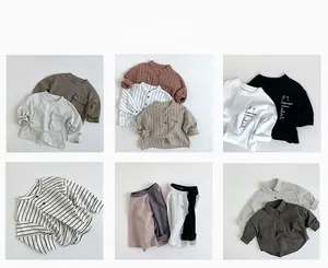 Collage von Kinderoutfits im koreanischen Stil mit Baumwollhemden und schlichten Hosen