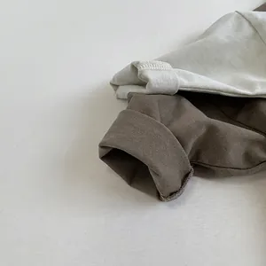 T-shirt à manches longues pour enfants en coton avec poignets côtelés crème et brun