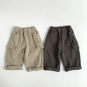 Pantalon cargo pour enfant beige et marron avec taille élastique et poches latérales