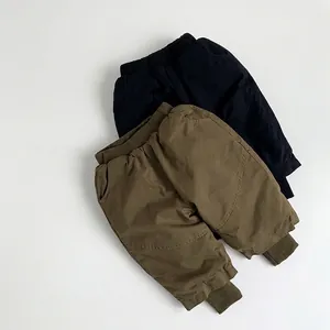 Pantaloni imbottiti per bambini con vita elastica e polsini a coste nero e verde oliva