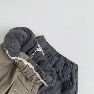 Pantaloni cargo per bambini con fodera in pile in kaki e grigio per l'inverno