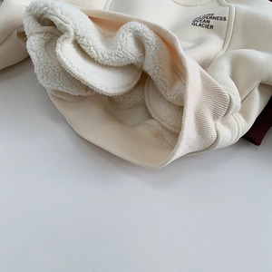 Kids warm fleece sweatshirt in cream white with thick sherpa lining and chest print