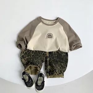 Kids leopard print overalls and raglan sleeve t-shirt set for a retro casual look