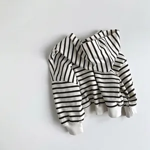 Sweat à capuche rayé noir et blanc pour enfants avec poignets côtelés élastiques