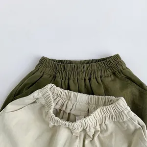 Pantaloni cargo per bambini in cotone verde oliva e beige con vita elasticizzata