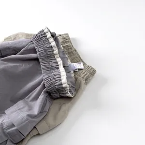 Ensemble de shorts cargo pour enfants en gris et kaki avec taille élastique contrastée
