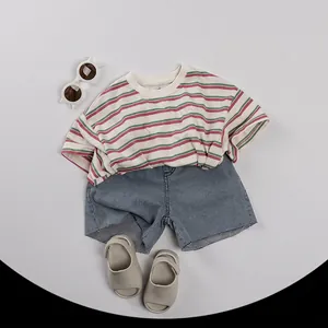 Ensemble t-shirt à rayures et short en jean bleu pour enfants tenue d'été décontractée