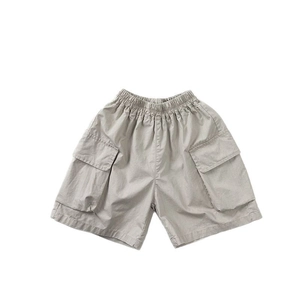 Pantaloncini cargo kaki per bambini con vita elastica e tasche laterali a patta stile