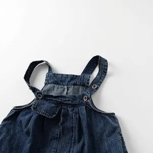 Salopette en jean bleu foncé pour enfants avec bretelles ajustables et poche avant mignonne