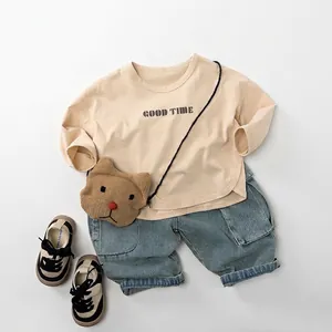 Ensemble t-shirt en coton à manches longues pour enfants avec jean cargo bleu