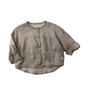 Chemise enfant en lin beige à manches longues avec boutons en bois et col rond