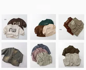 Collage de vêtements utilitaires en coton pour enfants avec sweats à capuche et gilets