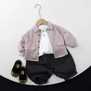 Kinder-Set mit lavendelfarbenem Hemd und grauer Hose aus Baumwolle für Herbst
