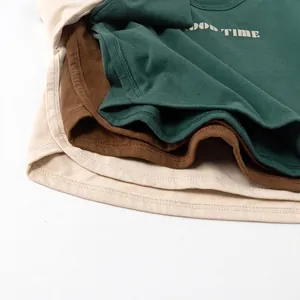 Lot de t-shirts enfants à manches longues en coton aux tons terreux avec imprimé épuré