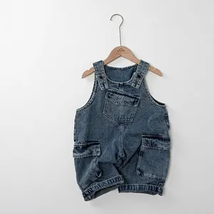 Salopette en jean vintage pour enfants avec poches cargo et bretelles réglables