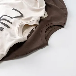 T-shirts enfant en coton premium beige et marron café avec imprimés de lettres